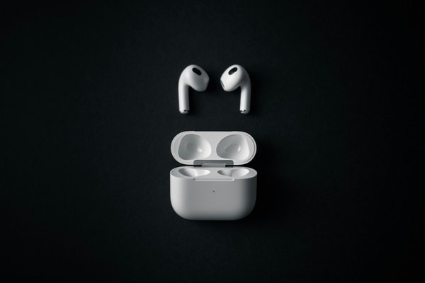 Découvrez les coques airpods one piece : style et protection
